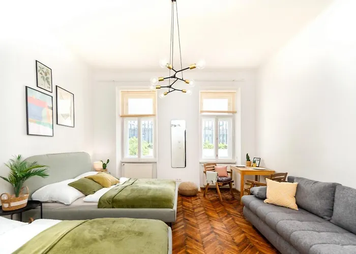 Double King bed home,Netflix, Highspeed Wifi